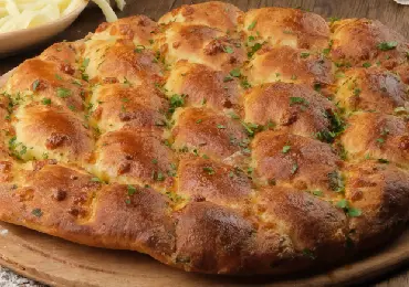 Peynirli Sarımsaklı Pide